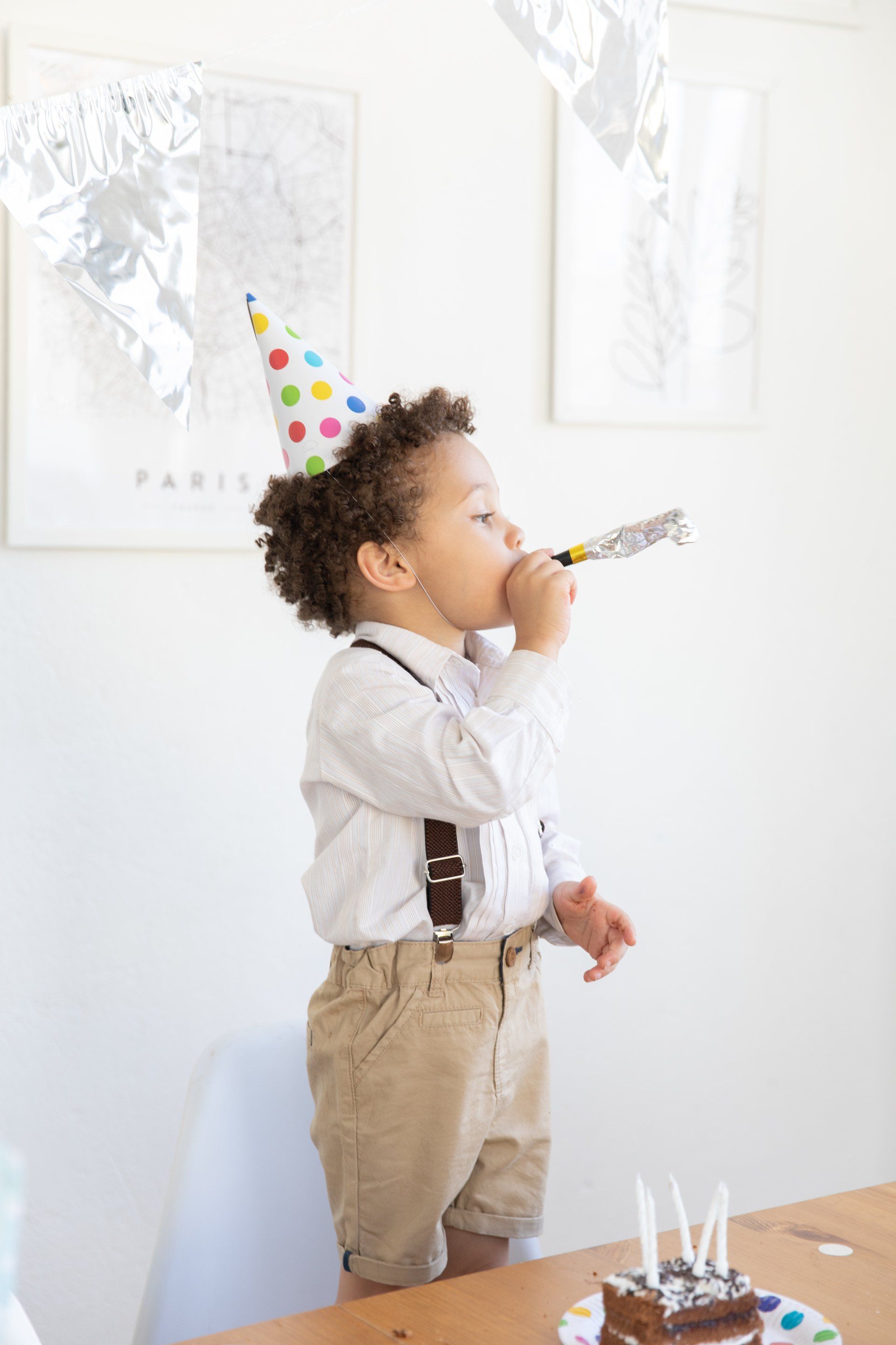 Photo of 1 year old Birthday Party. We offer everything: The Roaming Halo, The Roaming Halo Las Vegas, Photo Booth Rental, Photo Booth Las Vegas, Photo Booth Corporate, Photo Booth Recepion, Photo Booth Wedding, and Photo Booth Event. Hevenly Photo Booth services all of the Las Vegas areas. Fun Party Entertainment.