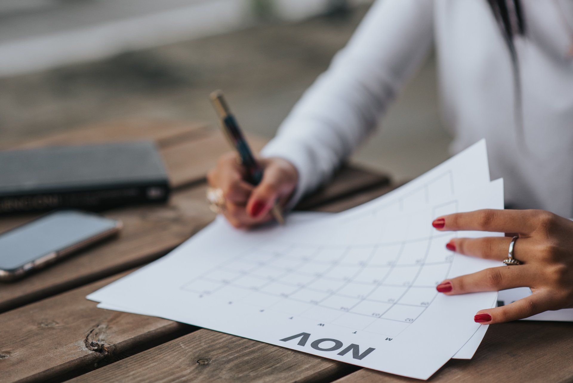 How to create an effective annual social media calendar