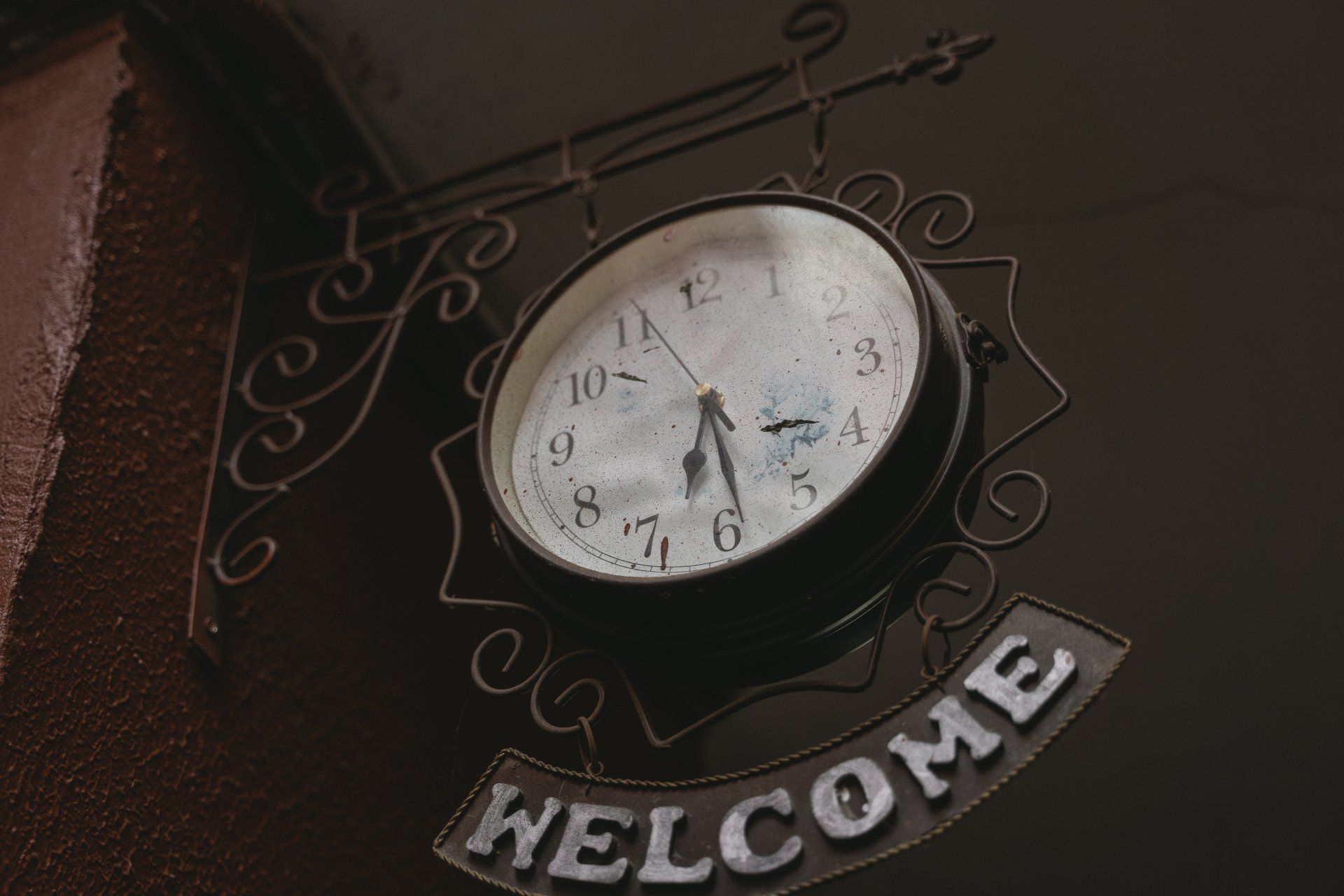 New Home Construction welcome clock