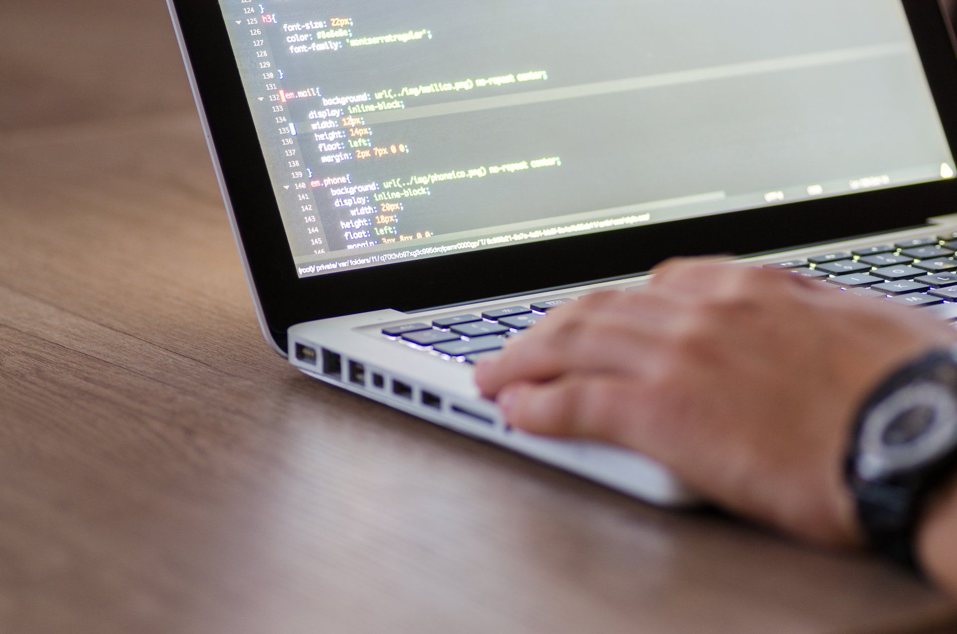 5 Signs of a High-Quality Web Developer.