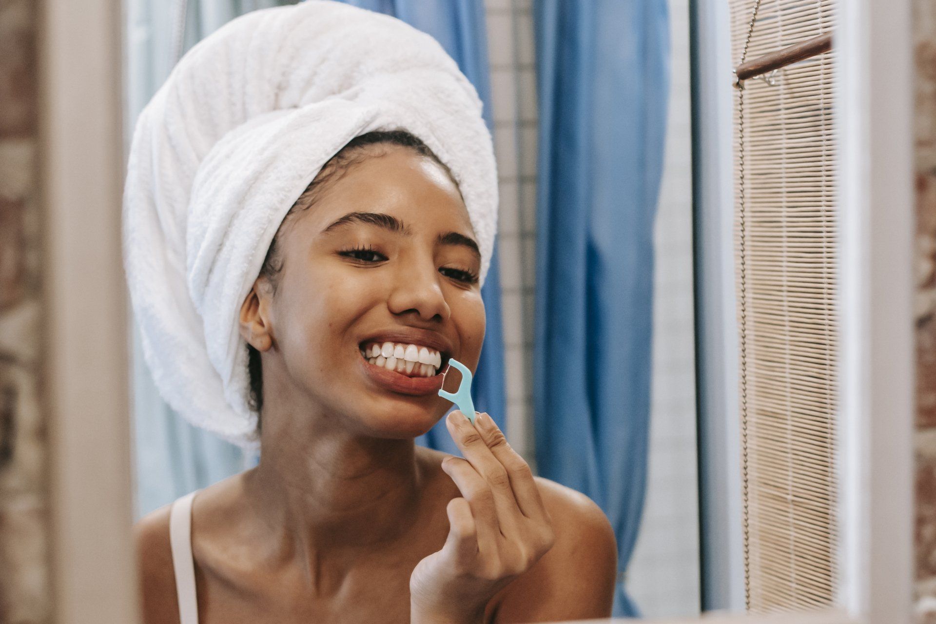 Figuring Out Flossing: 3 Different Flossing Options for People Who Don’t Like String Floss