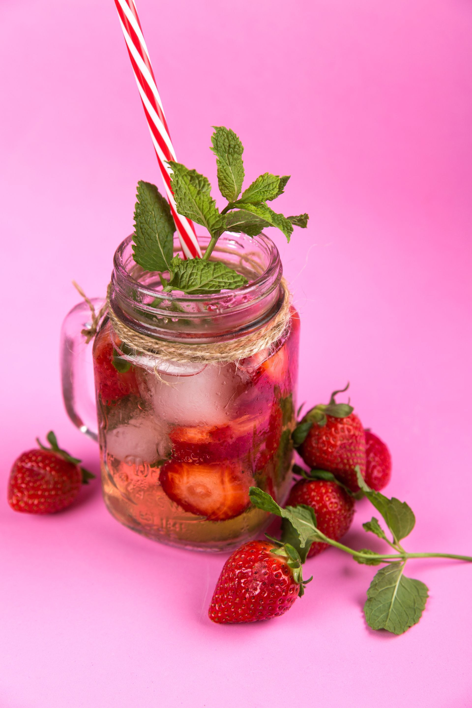 strawberry ice drink