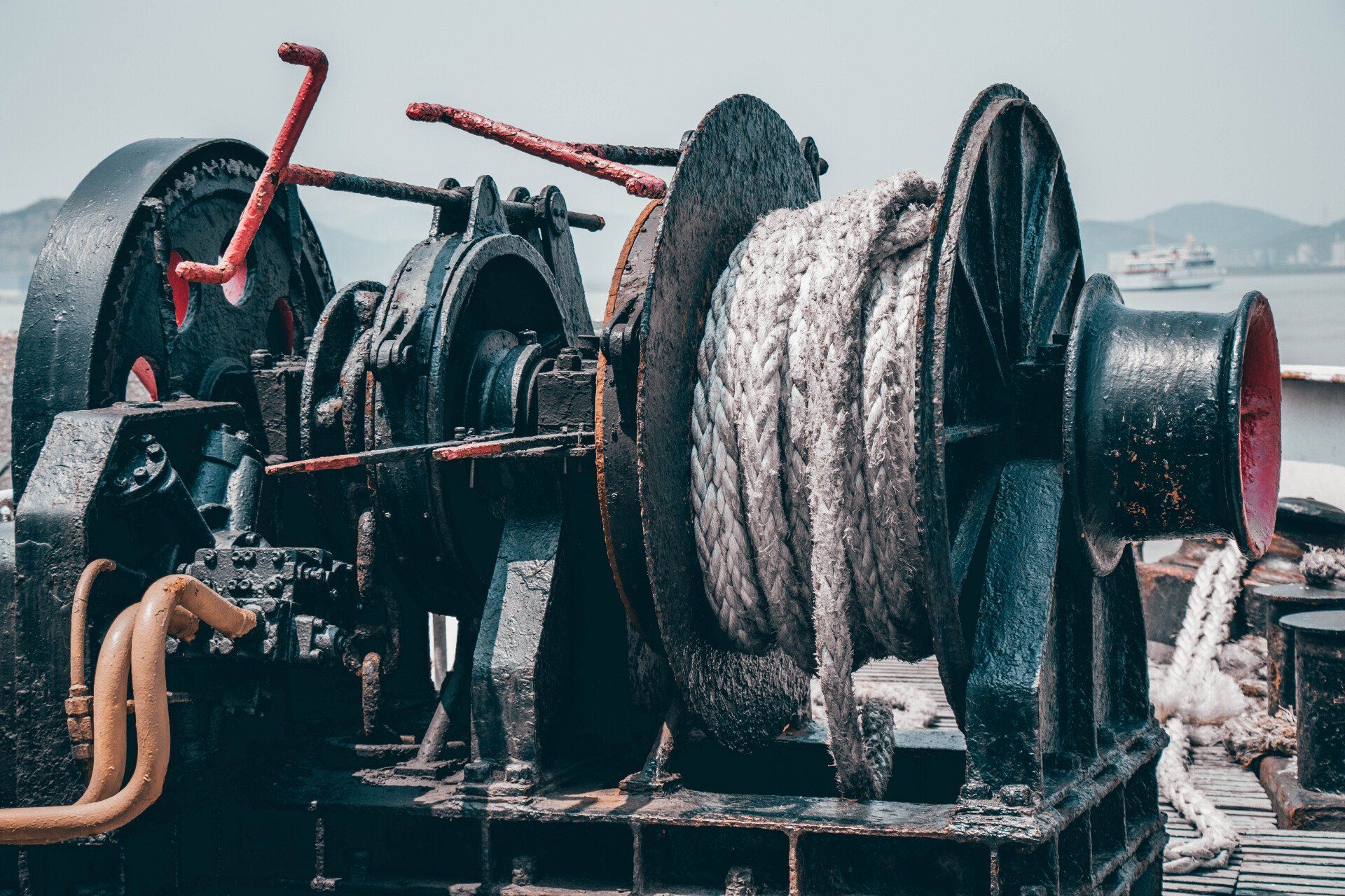 Machinery and ropes in the Yard