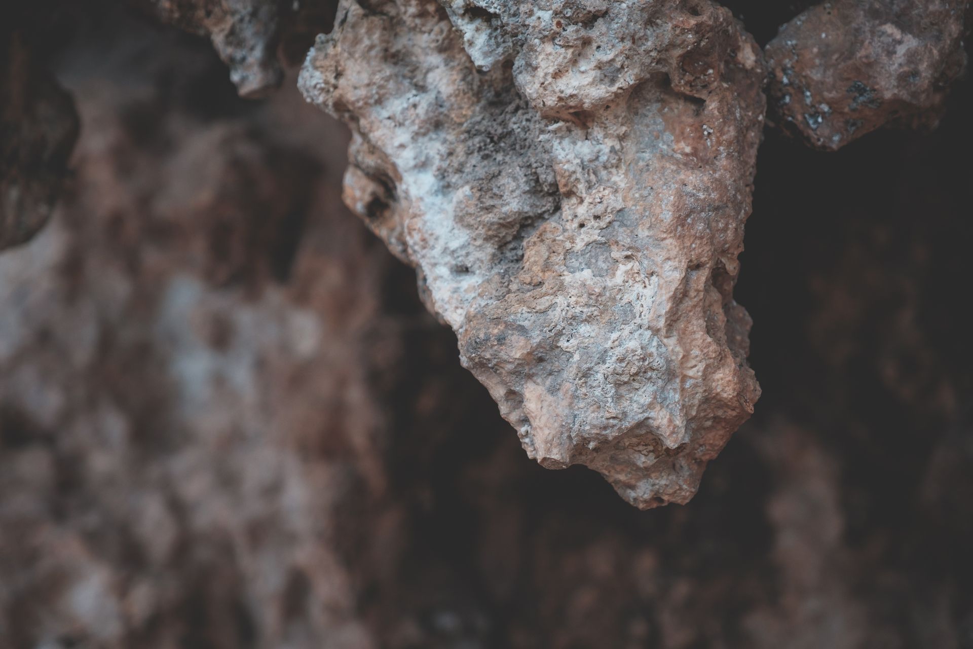 A close up of a rock in a cave.