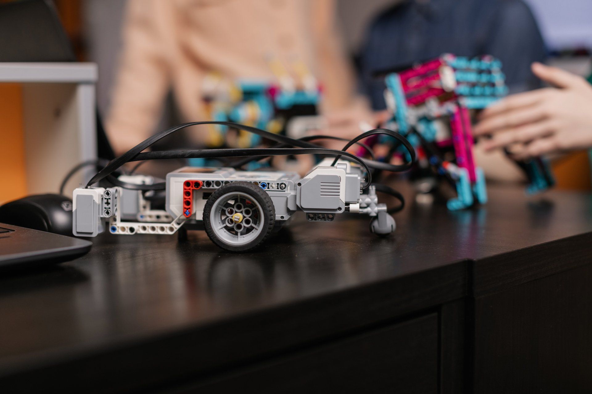 A robot with the number 1116 on it