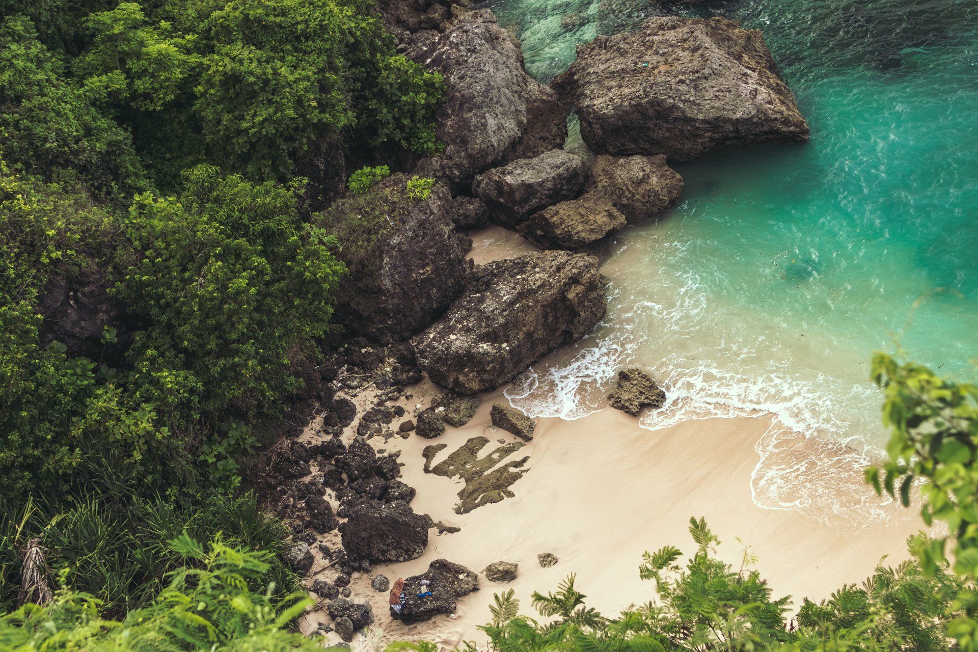 Scenic view of a secret beach location in Sydney with HBR PNY kayaks, offering a tranquil and hidden getaway