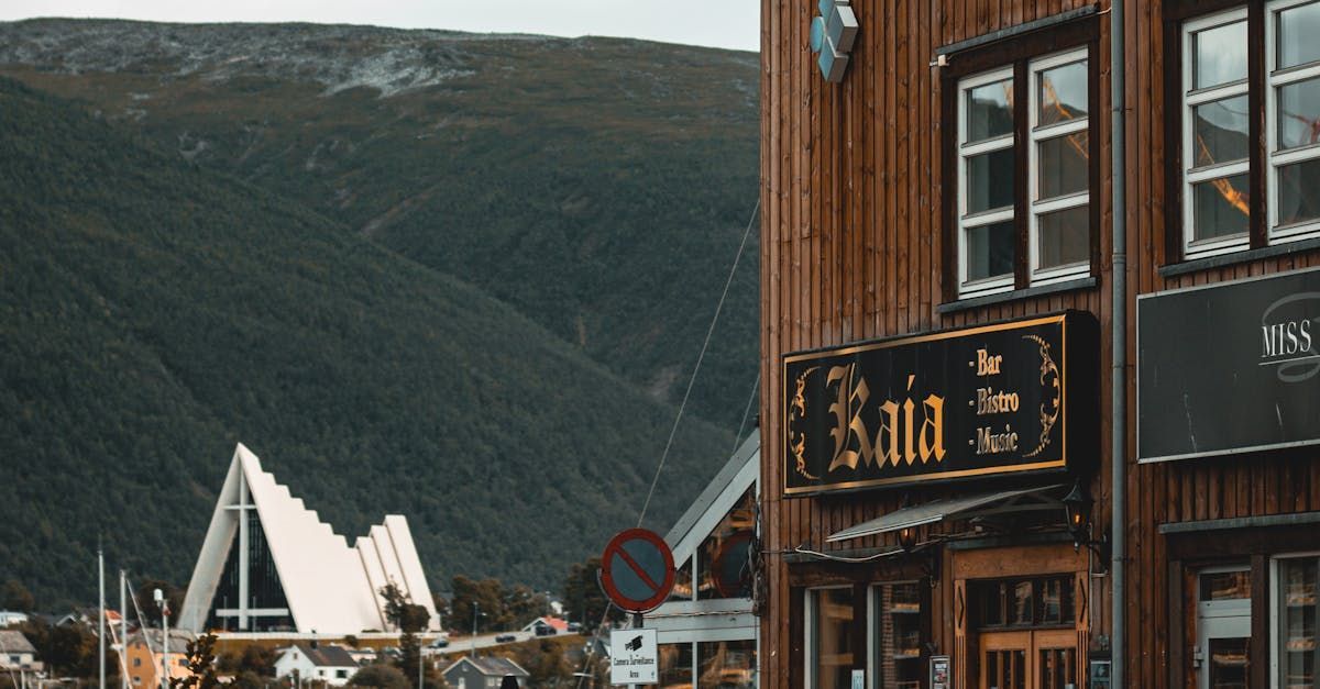 A wooden building with a sign that says baja on it.