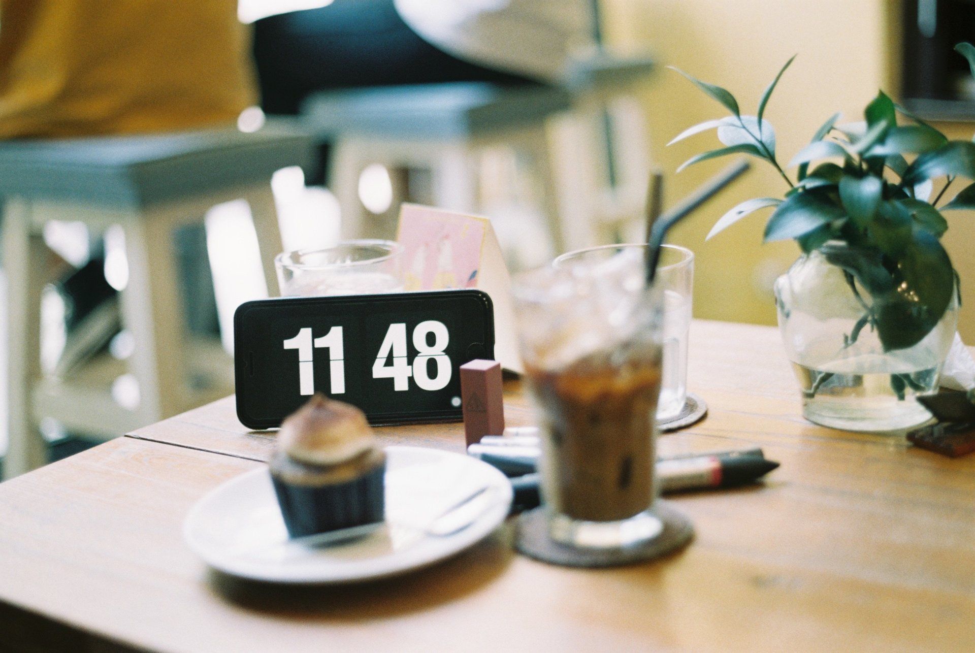 coffee shop table with time and coffee 
