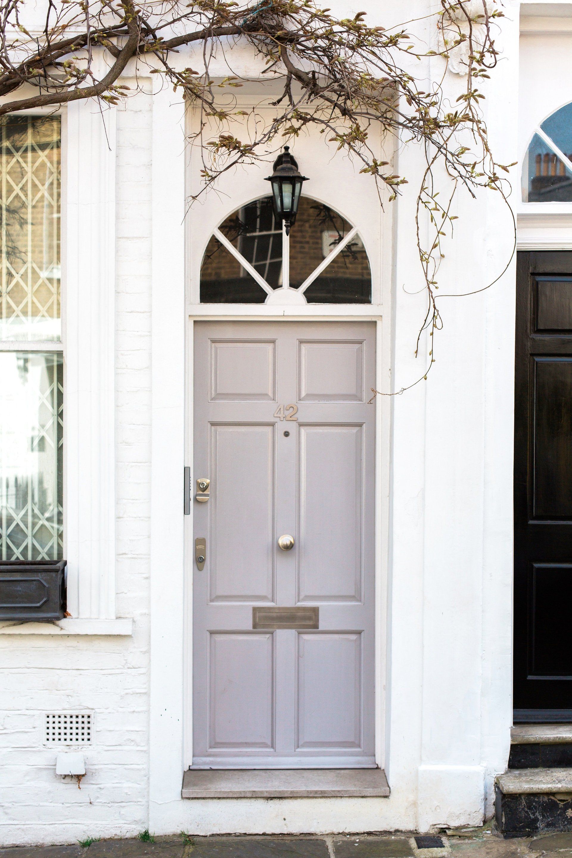 photo of door and link to available rentals