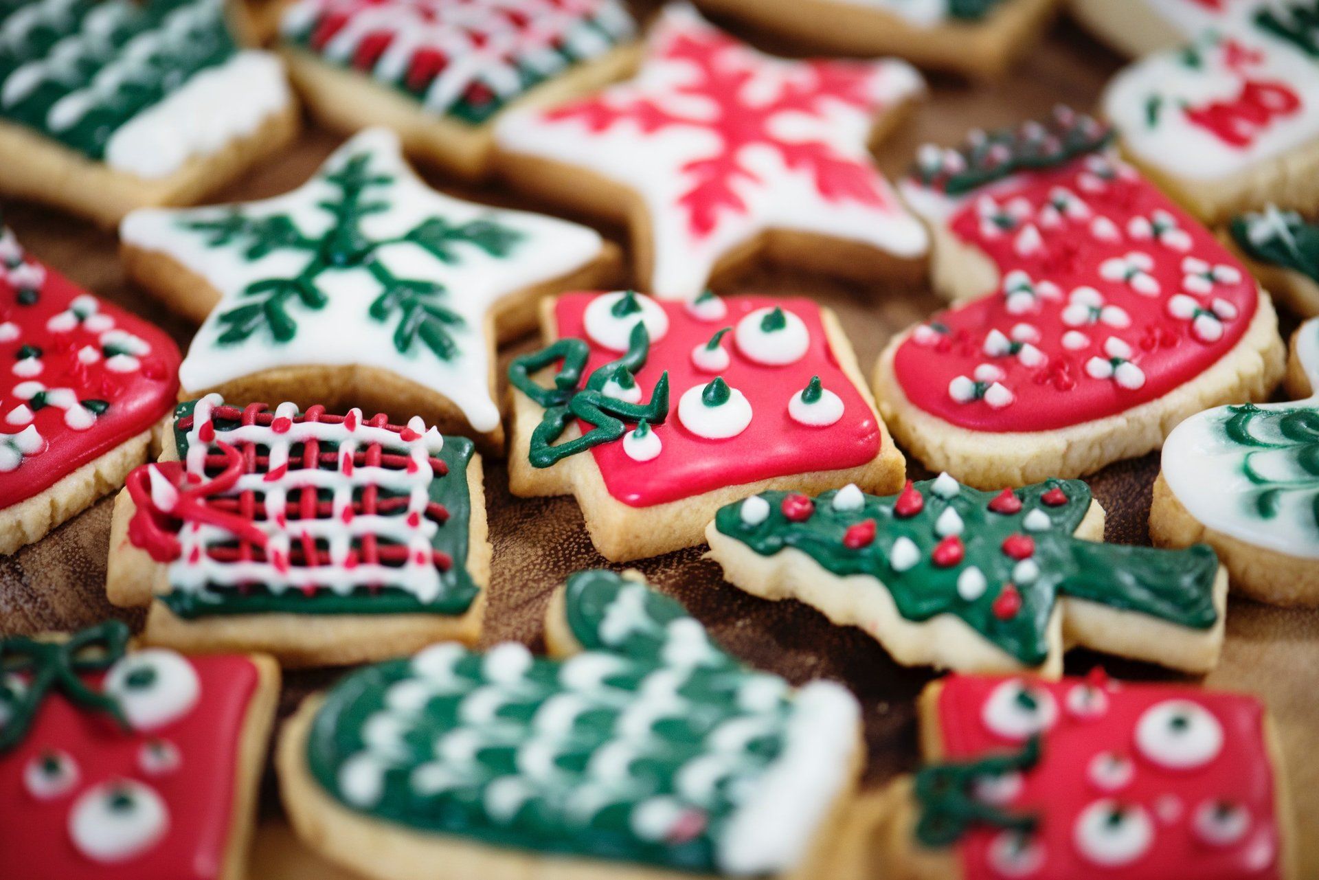 Residents at Heathwood enjoy decorating holiday cookies and celebrating the holidays in many ways.