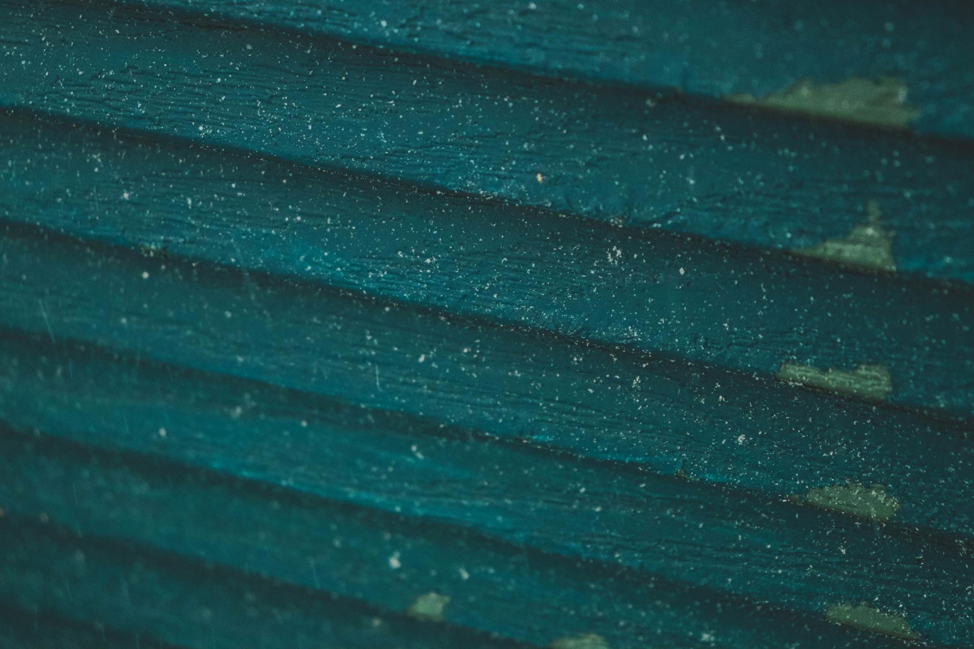 Heritage Roofing & Contracting offers siding services.