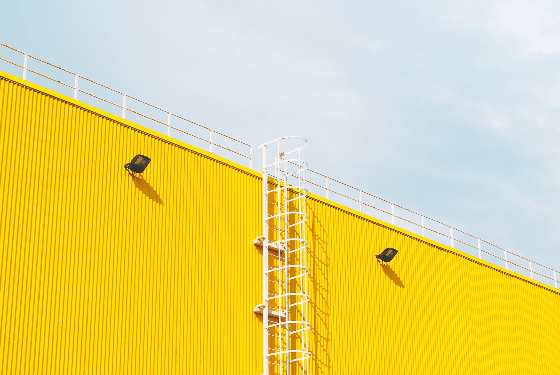 yello wearhouse roof top
