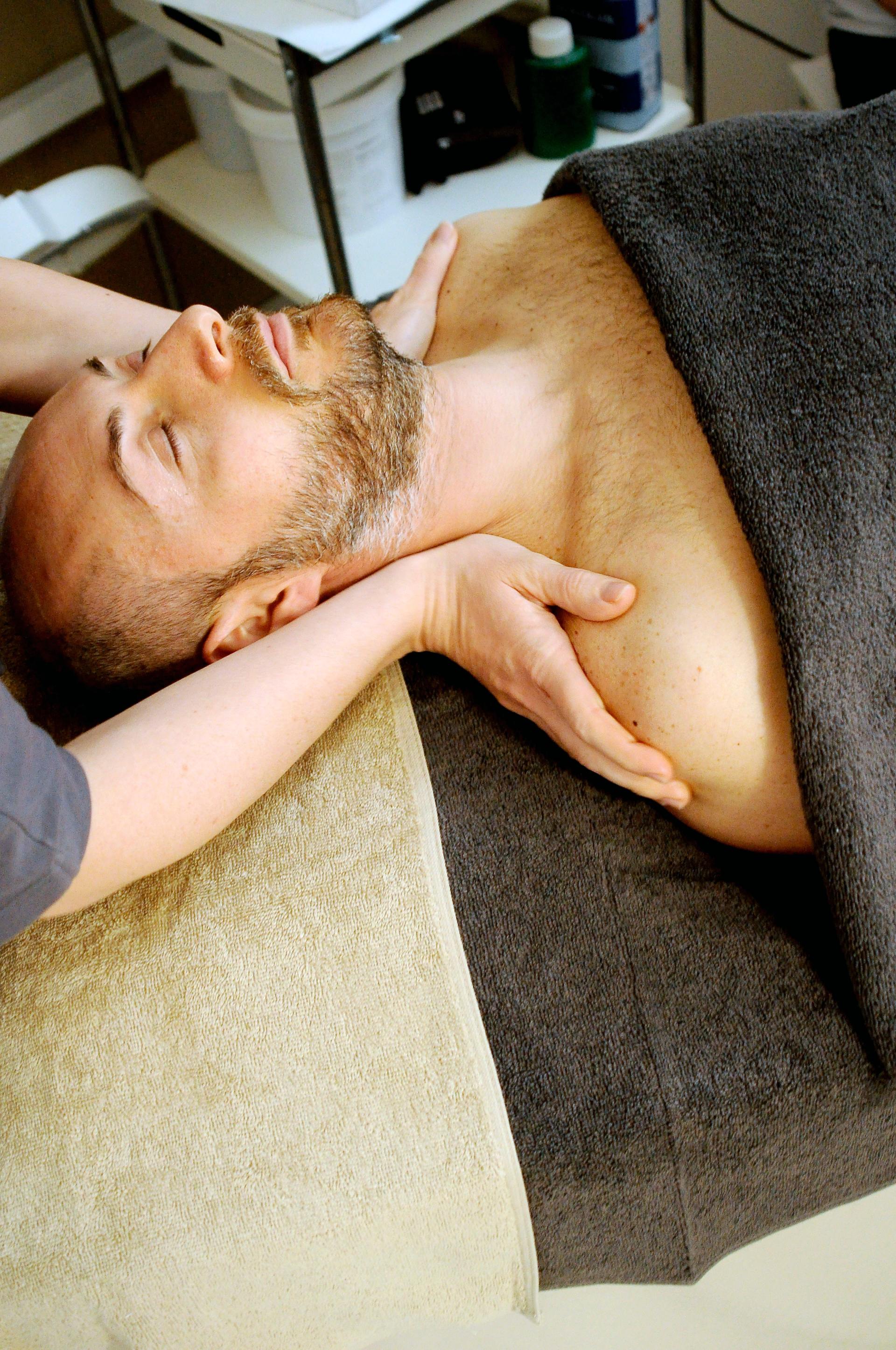 Is deep tissue massage painful?
