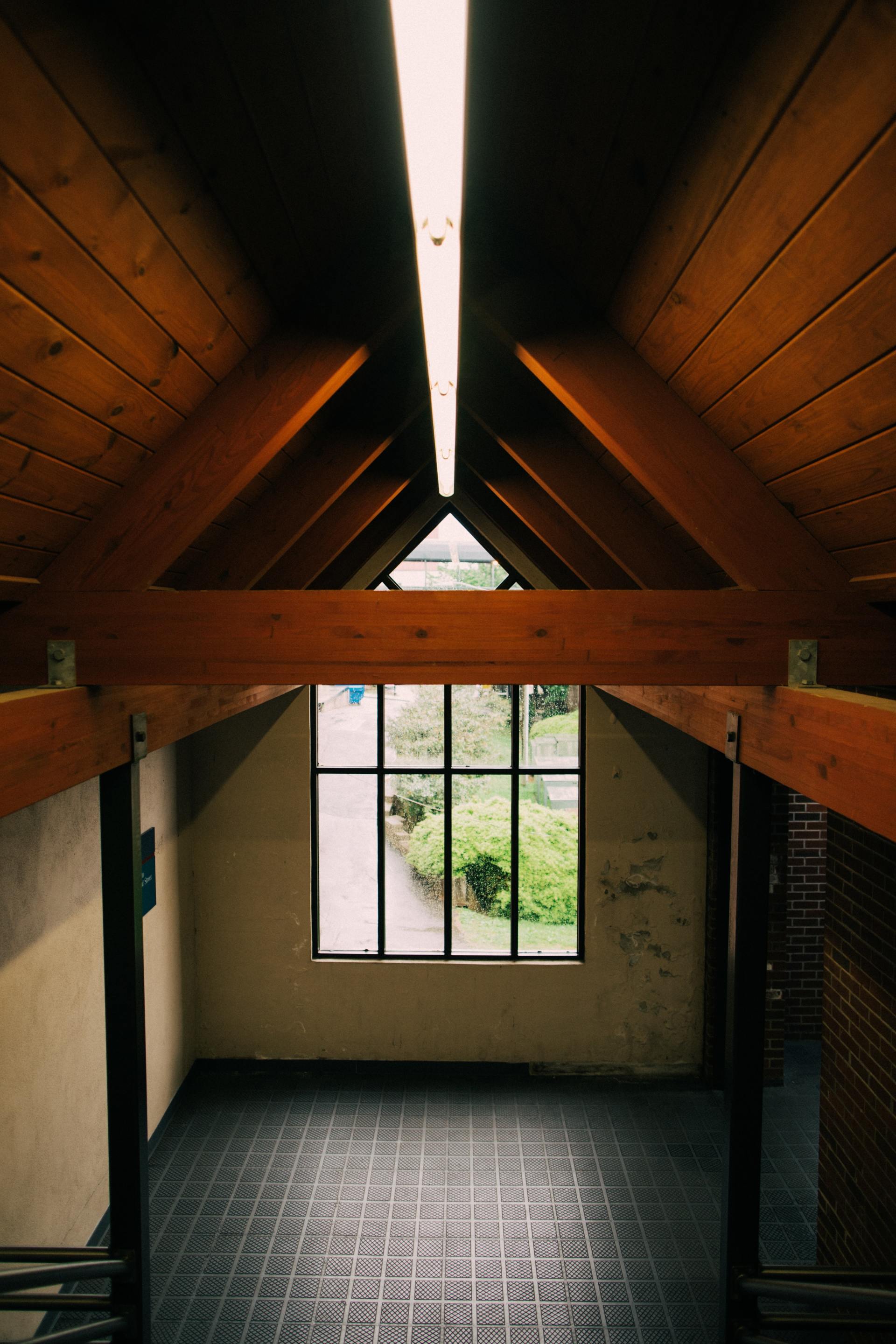 Attic access, visible framing, insulation & ventilation