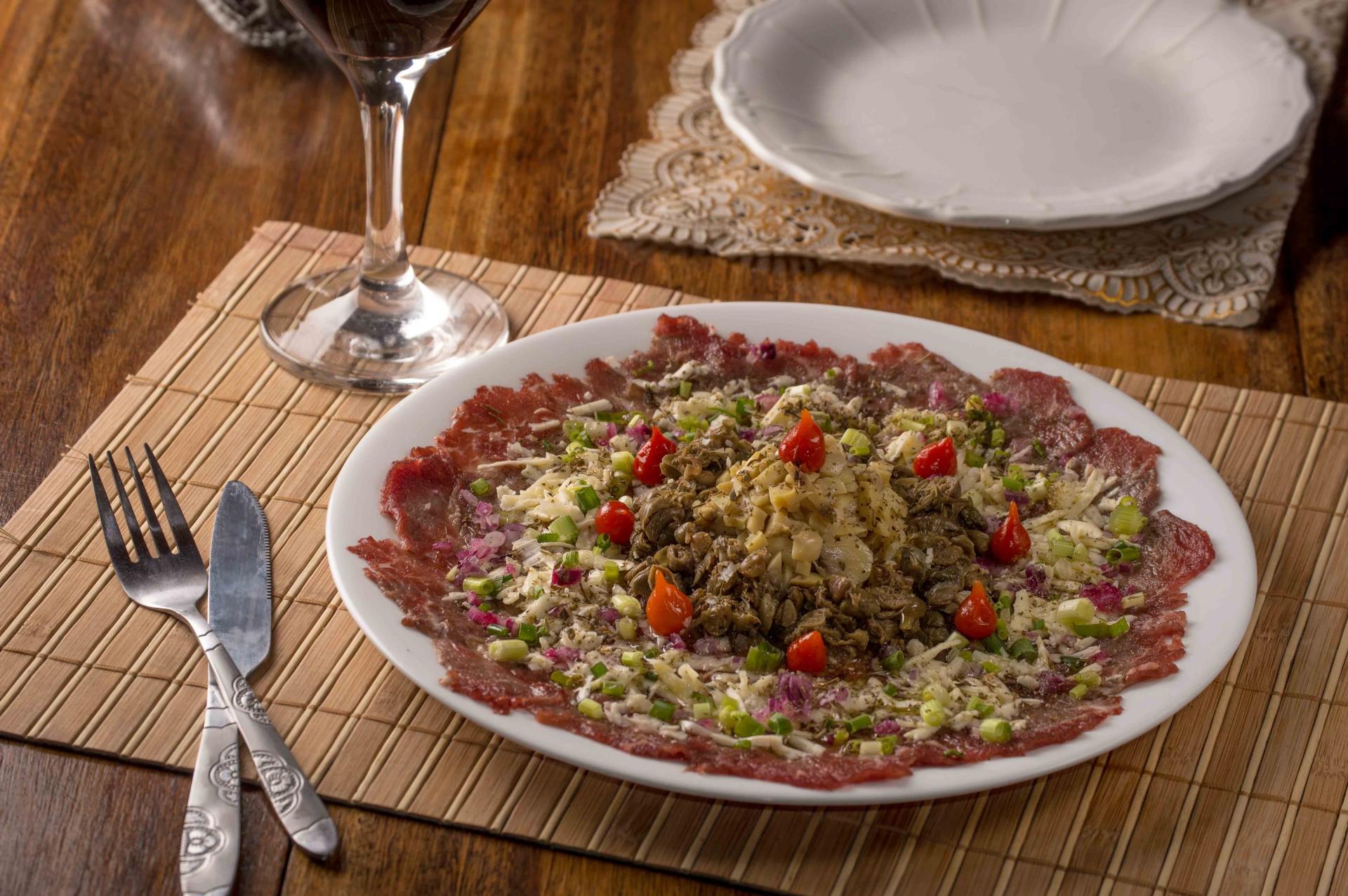 carpaccio servi sur assiette