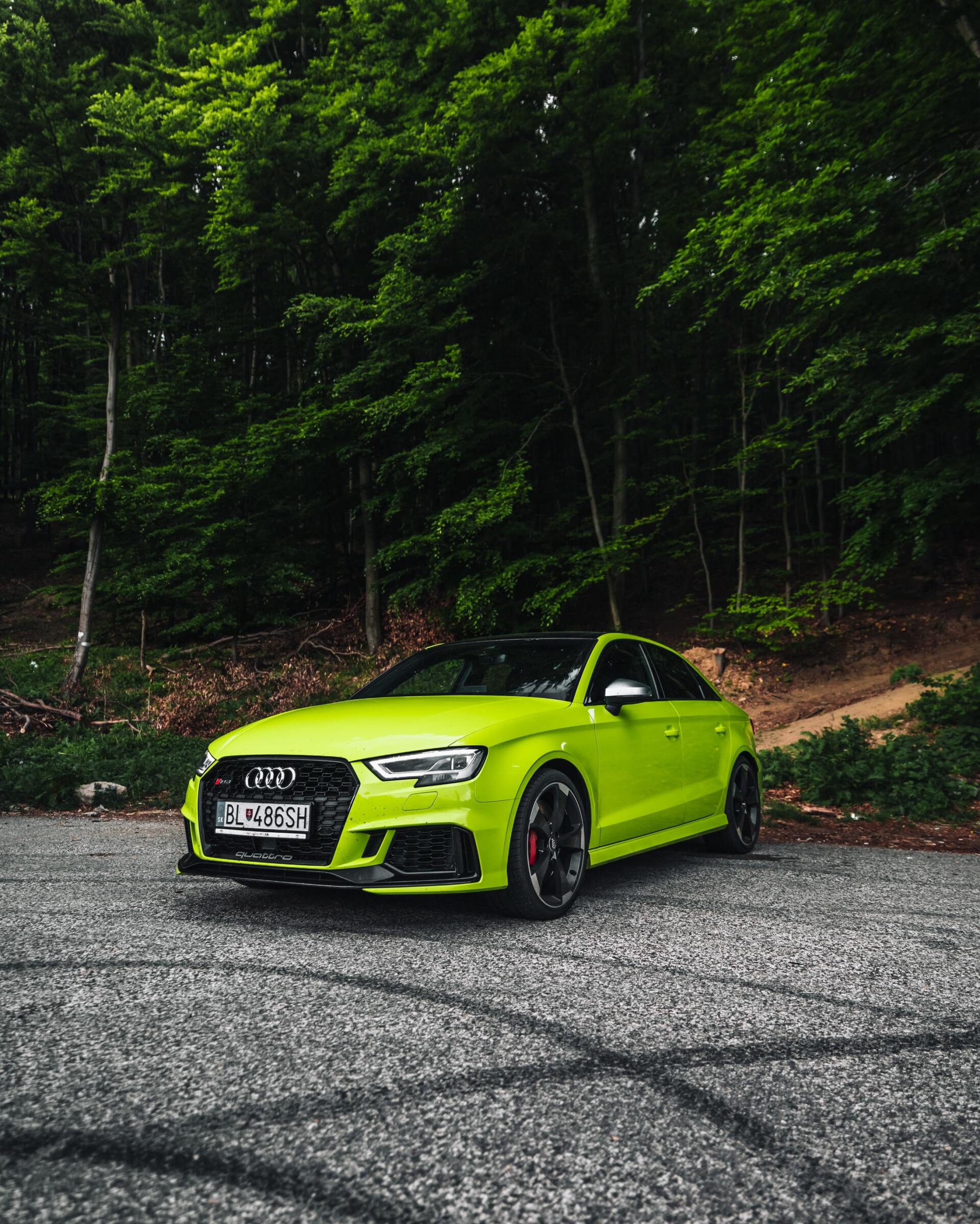 chartreuse green Audi RS 4